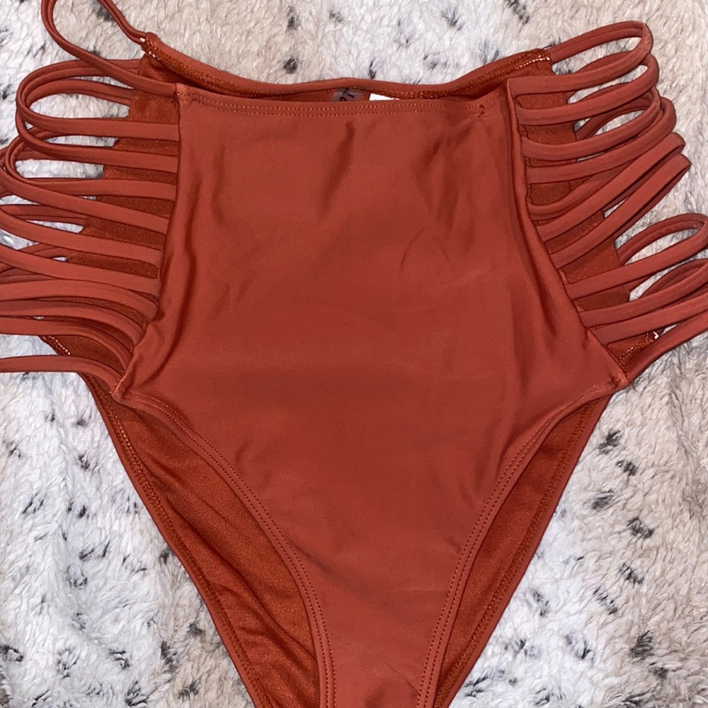 Bathing suit set - Picture 2 of 4